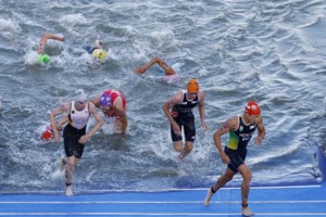 "Πολύ σέξι για τους Ολυμπιακούς Αγώνες": Η 20χρονη κολυμβήτρια που εκδιώχθηκε από το Ολυμπιακό Χωριό για "ανάρμοστη συμπεριφορά" - εικόνα 3