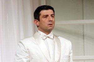 Μιχάλης Οικονόμου: Ο γνωστός ηθοποιός με τον σύντροφό του υπέγραψαν σύμφωνο συμβίωσης [εικόνες] - εικόνα 2