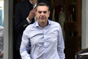 Πρώτη "εμφάνιση" του Ευάγγελου Αντώναρου μετά τα εκλογικά αποτελέσματα: "Βρε μανία που έχουν στο ΠΑΣΟΚ με μένα"