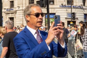 Ταυτοποιήθηκε μετά από 31χρόνια η σορός γυναίκας που είχε βρεθεί σε ποτάμι στο Βέλγιο- Χάρη σε ένα "τατουάζ λουλούδι" που είχε στο χέρι - εικόνα 3