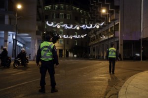 Βόλος: Μίνι καζίνο σε νοικιασμένο σπίτι ανακάλυψε η Αστυνομία - Ρεβεγιόν με τζόγο και ναρκωτικά