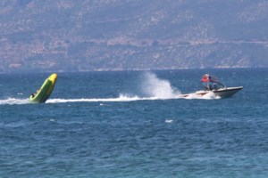 Σύγκρουση δύο ταχύπλοων στην Ανάβυσσο, στο γύρισμα του "Γάμος αλά ελληνικά 3" - Παραλίγο τραγωδία [εικόνες] - εικόνα 5