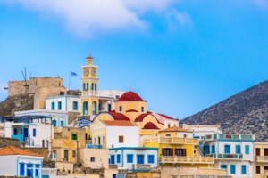 Το ελληνικό νησί μέσα στα "διαμάντια" της Ευρώπης - "Παραμυθένιο, ο χρόνος μοιάζει να έχει σταματήσει"