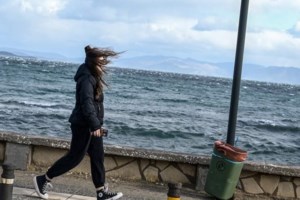 Έρχονται μπόρες και πτώση της θερμοκρασίας το Σαββατοκύριακο - Πότε και από πού αλλάζει ο καιρός - Η τάση για τη νέα εβδομάδα - εικόνα 2