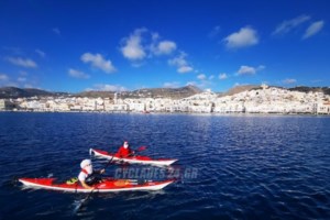 Κύπρος: Ντύθηκαν Άγιοι Βασίληδες και είπαν τα κάλαντα... υποβρύχια [Εικόνες - Βίντεο]