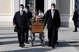 Koρονοϊός: Φρίκη στην Ιταλία - Στραγγάλισε την 27χρονη σύντροφό του - εικόνα 3