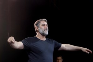 Αποκαλυπτικός Μπισμπίκης για φωτογραφία με Βανδή: "Άνθρωπος που καθόταν στο ταβερνάκι στα Εξάρχεια την πούλησε 50 ευρώ"