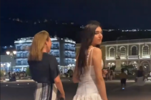 "Τrick or treat": Η πανύψηλη Λυδία Ευαγγελάτου μεταμορφώθηκε σε Halloween νύφη με σούπερ μίνι & hot πέδιλα - εικόνα 5