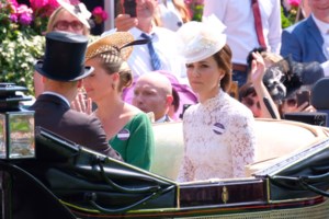 Ποιο είναι το πιο δημοφιλές πρόσωπο της βασιλικής οικογένειας - "Μάχη" για τη δεύτερη θέση - εικόνα 3