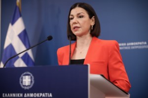 Το plan B αν συνεχιστεί η χαλάρωση: Τοπικά lockdown τύπου Καλύμνου για το καλοκαίρι