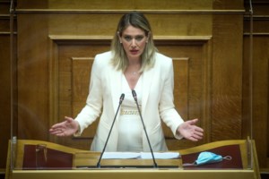 Οι πρώτες αντιδράσεις για την αποφυλάκιση Μιχαλολιάκου: Μέγιστη προσβολή των θυμάτων της Χ.Α, λέει η οικογένεια Φύσσα