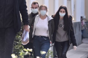 Χαλάνδρι: Προφυλακίστηκε η Κλοντιάνα Τσέλο - "Ζούμε από θαύμα εγώ και η κόρη μου", επιμένει η 49χρονη εικαστικός - εικόνα 3