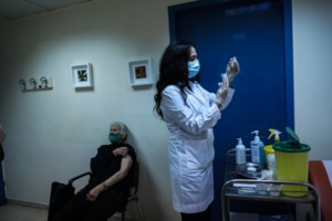 Σκουτέλης: Να επισπευστεί ο εμβολιασμός των παιδιών άνω των 12 ετών