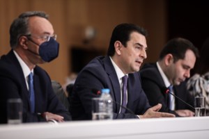 Σκουρλέτης για τα μέτρα στήριξης: Επιδοματική η λογική - Μένουν ανέγγιχτοι οι μηχανισμοί κερδοσκοπίας