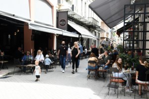 Αναστάτωση με το AstraZeneca: Μαζικά αιτήματα να γίνει με άλλο εμβόλιο η δεύτερη δόση - Τι λένε οι ειδικοί