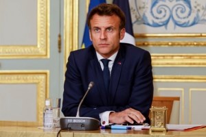 Διάγγελμα Μακρόν: "Ναι" σε διεύρυνση της πλειοψηφίας, "όχι" σε κυβέρνηση εθνικής ενότητας προς το παρόν