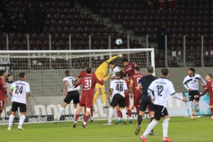 Πρέμιερ Λιγκ: Απίστευτο σκηνικό στο Ολντ Τράφορντ - Παίκτης της Έβερτον χαστούκισε συμπαίκτη του και αποβλήθηκε [βίντεο]