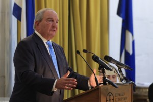 Καραμανλής, Ανδρουλάκης, Λοβέρδος στην παρουσίαση του βιβλίου για τον Γιάννη Ιωαννίδη