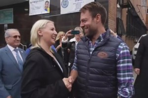 "Ιδού τα άρθρα σου"! Η ΕΦΣΥΝ "καρφώνει" τον Κασσελάκη με παλιά του δημοσιεύματα - Ήθελε απολύσεις & μειώσεις μισθών - εικόνα 2