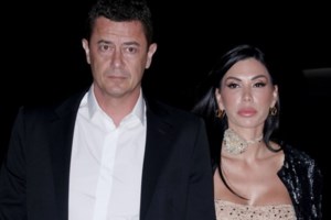 Ιωάννα Μπούκη: Συνάντηση με την Κιάρα Φεράνι σε παραλία της Πάρου για τη σύζυγο του Αντώνη Σρόιτερ - εικόνα 2