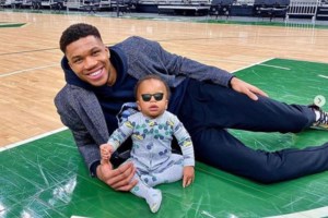 Γιώργος Παπαδόγαμβρος: "Ο Αντετοκούνμπο χρειάζεται τόσο ύφασμα όσο για δύο κοστούμια" [βίντεο]