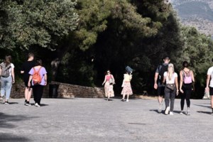 Κορονοϊός: Τέταρτη δόση εμβολίου για όλους άνω των 30 ετών εισηγείται η Επιτροπή των Ειδικών - εικόνα 4