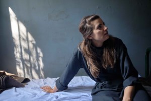 Άγριες Μέλισσες: "Ψαλίδι" στα επεισόδια λόγω lockdown - Πότε και για πόσο θα τις βλέπουμε - εικόνα 6