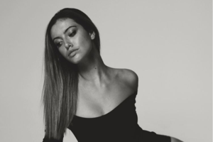 Νόνη Δούνια - Εύη Αδάμ: Κοσμική εμφάνιση για τα top models των '90s - Απαστράπτουσες [εικόνες]