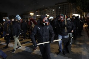 Επέτειος Γρηγορόπουλου: Επεισόδια και πετροπόλεμος στα Εξάρχεια - Χημικά και μολότοφ στην πορεία της Θεσσαλονίκης [εικόνες-βίντεο] - εικόνα 7