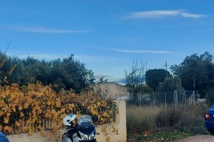 Τέλος στο θρίλερ στην Παιανία: Συνελήφθη η ηλικιωμένη που είχε ταμπουρωθεί σπίτι της