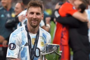 Μέσι ή Ρονάλντο: Ποιος είναι ο καλύτερος; Λύνουν τις διαφορές τους με μια παρτίδα σκάκι [εικόνα]