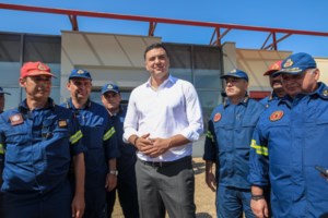 Συνάντηση Κικίλια με εποχικούς πυροσβέστες: Το 2025 θα έχουν προσληφθεί πάνω από 1.600 άτομα