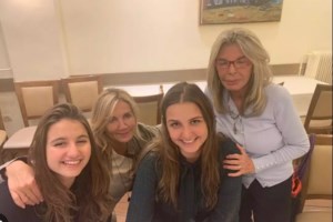 Ήβη Γόντικα: Σπάνια δημόσια εμφάνιση της μητέρας της Μαρέβας Μητσοτάκη στο Μέγαρο Μουσικής - εικόνα 6