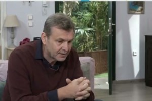 Απίστευτη δήλωση Αθανασίου: "Όταν ένας πατέρας και μια μάνα χάνει το παιδί του, με μία λέξη μπορείς να το χαρακτηρίσεις: Μητσοτάκης"