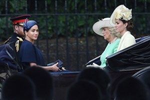 Η βασίλισσα Ελισάβετ επέστρεψε στα καθήκοντά της - Μίλησε τηλεφωνικά με τον Μπόρις Τζόνσον - εικόνα 6