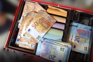 ΓΑΔΑ: Άνδρας απειλούσε ότι θα τινάξει τους πάντες στον αέρα με χειροβομβίδες - Ελεγχόμενη έκρηξη μετά τη σύλληψή του