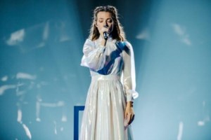 Eurovision 2022: Εντυπωσίασε η Αμάντα Γεωργιάδη με το "Die Together" - Πέρασε στον μεγάλο τελικό [Βίντεο] - εικόνα 3