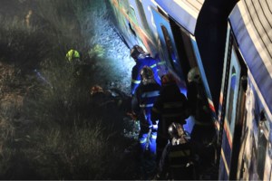 Τέμπη - Συγκλονίζει η μητέρα 20χρονου φοιτητή που χαροπαλεύει: "Σκάστε, σήμερα ουρλιάζουν οι μανάδες" - εικόνα 7