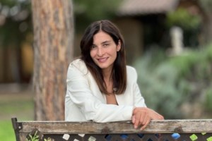 Η Αντιγόνη Κουλουκάκου ποζάρει στο ασανσέρ με φουσκωμένη κοιλίτσα - Οι πρώτες φωτογραφίες της εγκυμοσύνης της - εικόνα 3