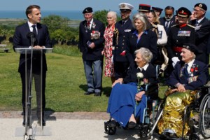 Στη Νορμανδία ο Μπάιντεν για την D-Day: Η υποστήριξη στην Ουκρανία θα συνεχιστεί