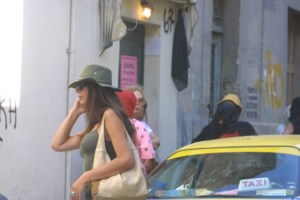 Κολωνός: Οταν η μητέρα της 12χρονης δήλωνε οργισμένη..., 48 ώρες πριν συλληφθεί για διακεκριμένη μαστροπεία [Βίντεο]