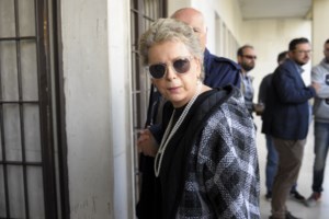 Η Ελενα Ακρίτα έξαλλη με Κωστή Χατζηδάκη: Γιατί δεν καταγγέλλει τον υποκλοπέα του; Τον κρατάνε από κάπου;