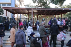 Το Μαξίμου έστειλε υλικό για ψηφιακές τάξεις σε απομακρυσμένα χωριά των Δελφών