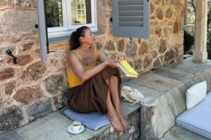 "Απόβαση" αστέρων στα ελληνικά νησιά: Οι σταρ όλου του κόσμου "ψηφίζουν" Ελλάδα για διακοπές [εικόνες - βίντεο] - εικόνα 2