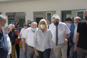 Στη Θεσσαλονίκη ο Μητσοτάκης: "Όλα είναι υπό έλεγχο" δήλωσε για τους ανεμβολίαστους υγειονομικούς