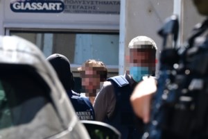 Marfin: Γιατί προφυλακίστηκαν οι δύο 42χρονοι - Θεωρούνται ύποπτοι για τέλεση νέων αδικημάτων - εικόνα 2