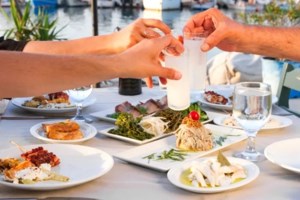 Το δίλημμα για κόκκινο ή λευκό κρασί: Ποιο είναι καλύτερο για την υγεία μας