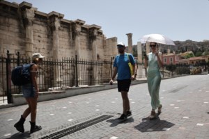 Καύσωνας: Έρχονται οδηγίες για τις επιχειρήσεις - Σύσκεψη στο Υπουργείο Εργασίας και διυπουργική την Τρίτη