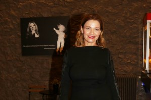 Άντριου Κουόμο: Κατηγορείται για σεξουαλική παρενόχληση - Το φιλί και η πρόταση για στριπ πόκερ