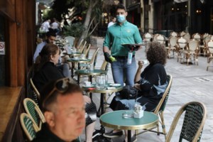 Κορονοϊός - Κικίλιας: Αυξάνουμε τις ΜΕΘ - Τι είπε για τους διασωληνωμένους